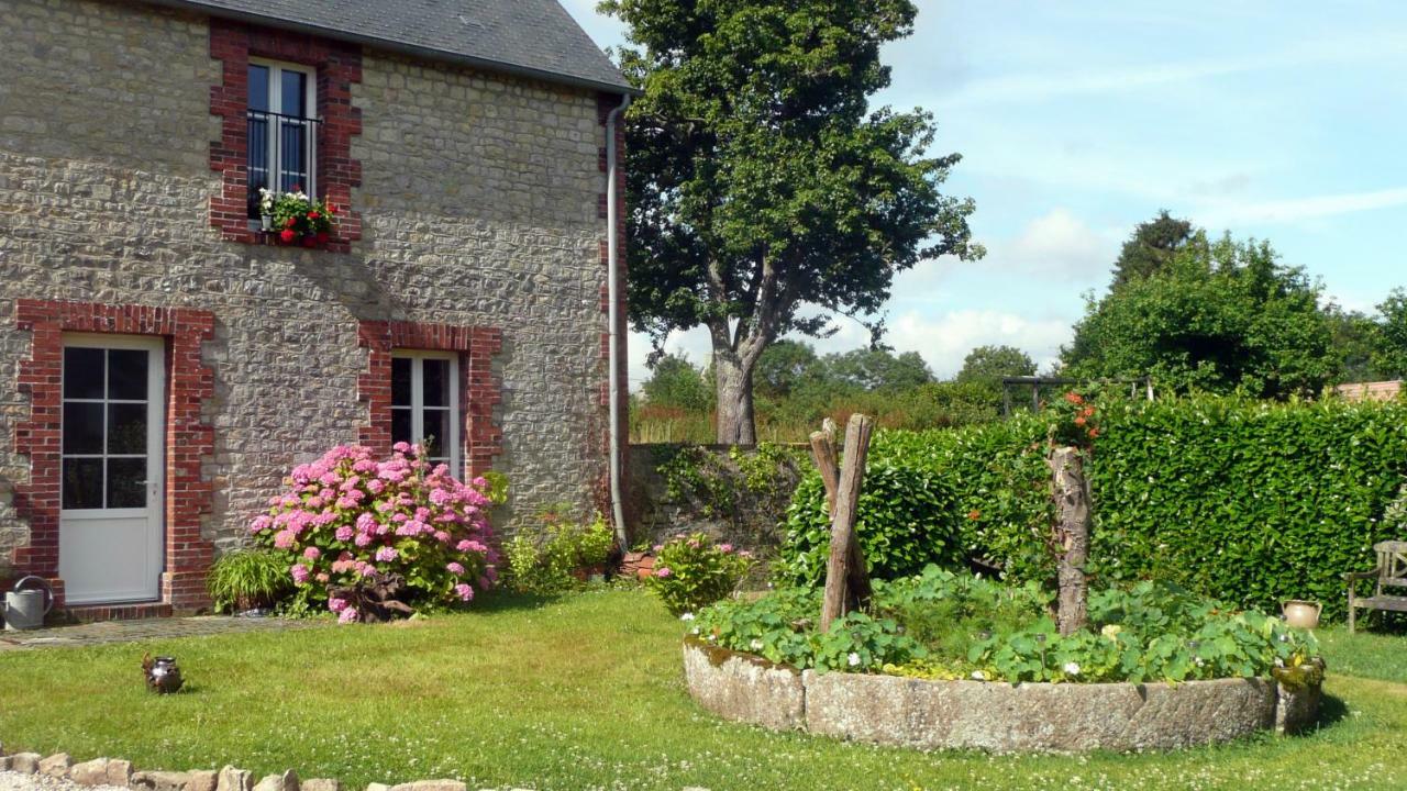 Gite De La Cour Vautier Mandeville-en-Bessin Εξωτερικό φωτογραφία